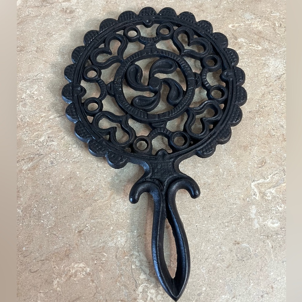 Black Decorative Cast Iron Wall Hook - Vintage-Style Home Wall Decor